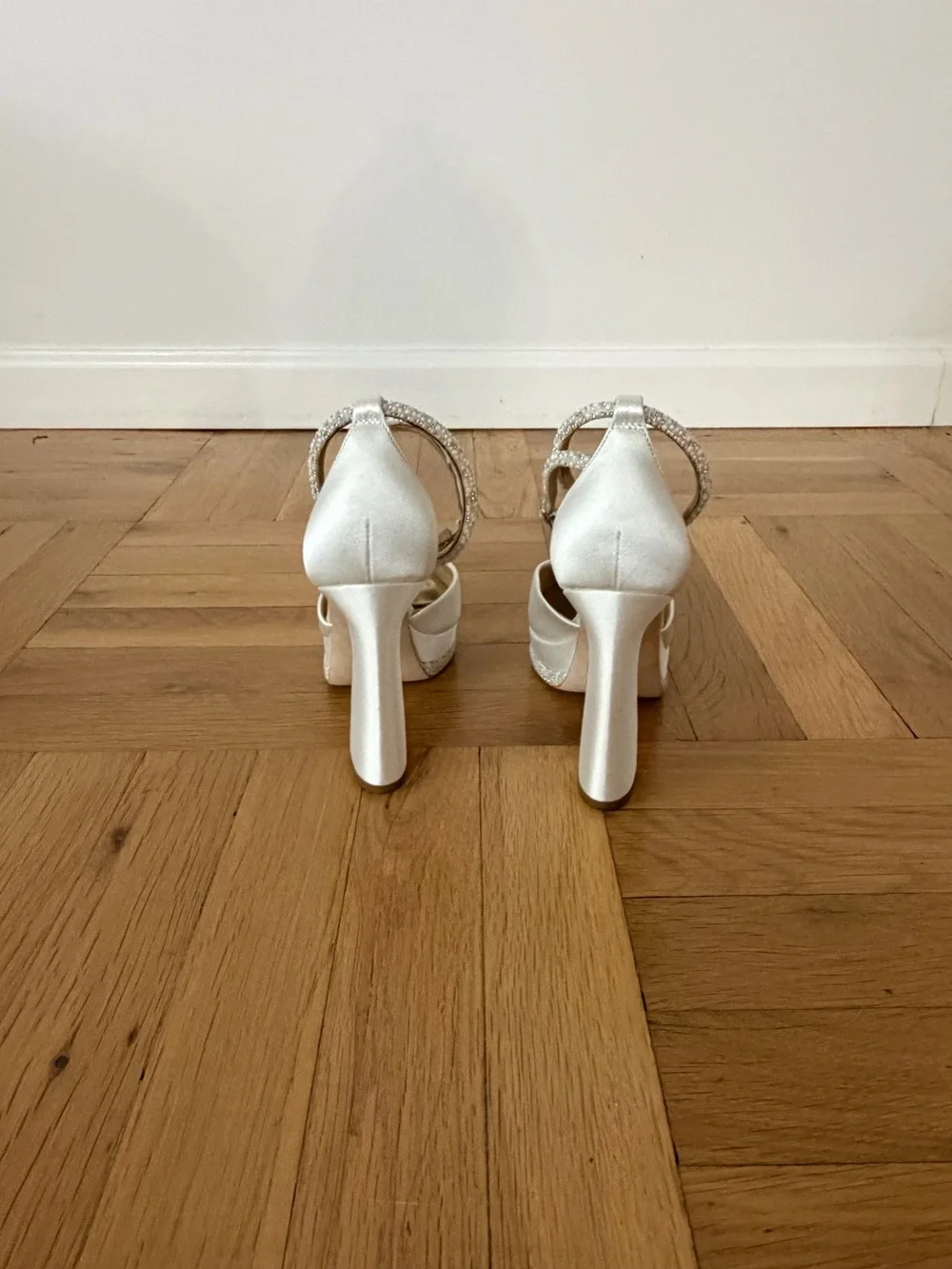 Badgley Mischka White Platform Pump with Glitter Ankle Strap